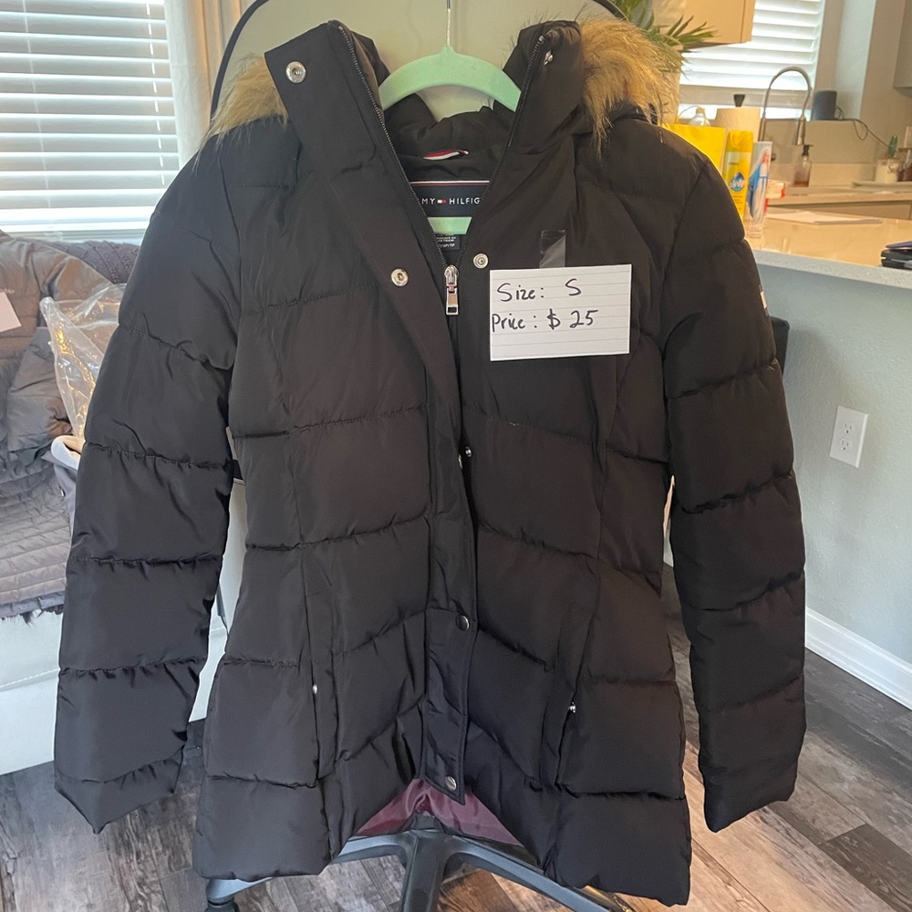 Tommy Hilfiger Black Puffer Jacket with Fur Trim